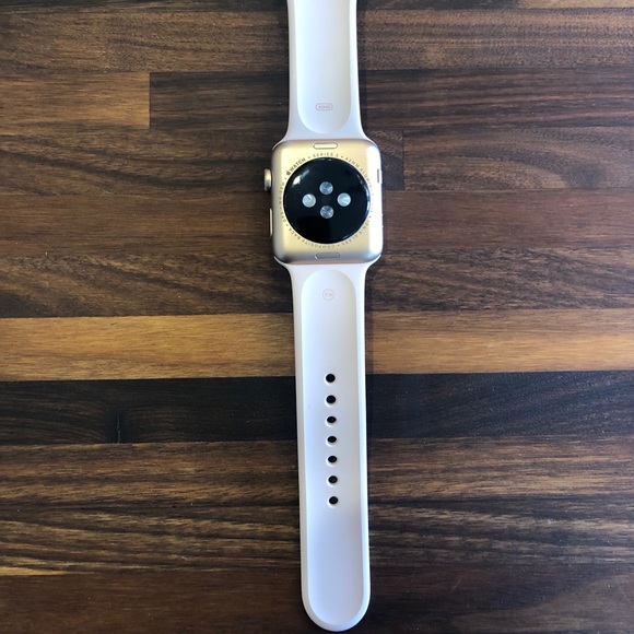 Series 3 apple watch - Picture 3 of 5